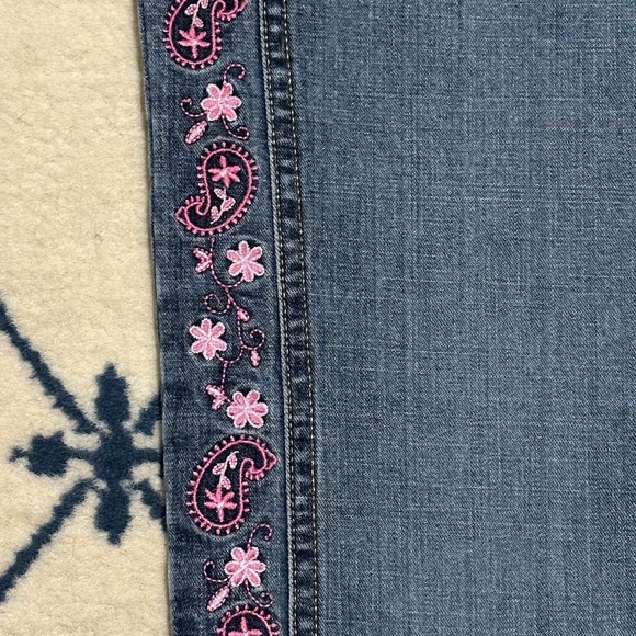 Embroidered Pink Paisley Floral Medium Wash Cropped Jeans - Picture 3 of 3